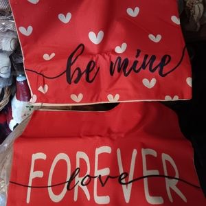 4pc Valentine pillow